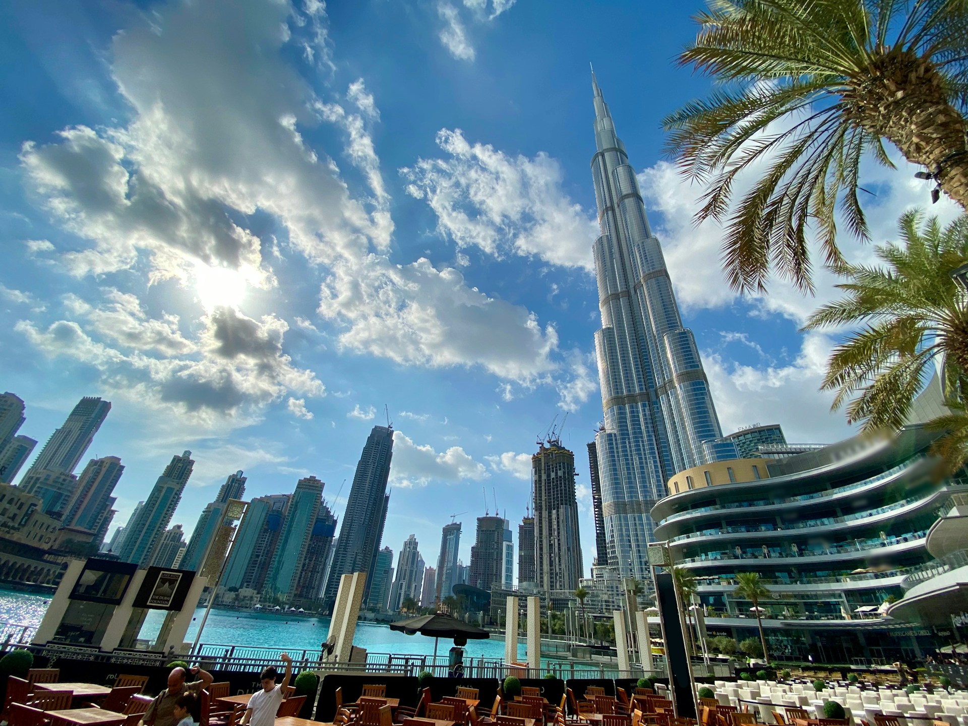 Van marechaussee naar succesvol makelaar in Dubai, het verhaal van Cor Zuidema